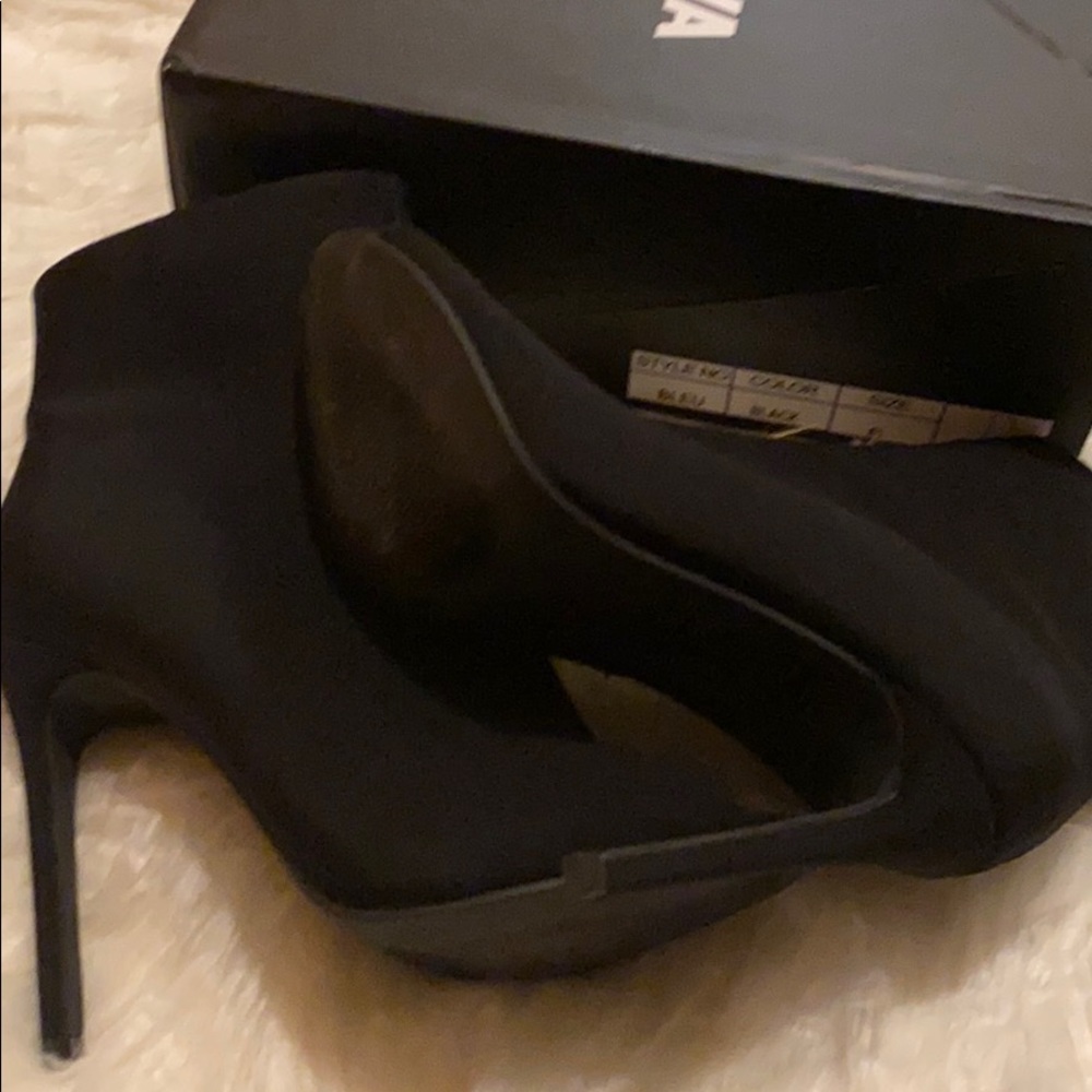 Peep toe heels - Picture 3 of 4